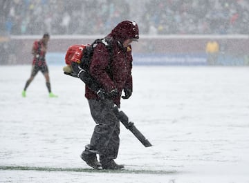 El Atlanta gana la pelea de bolas de nieve ante el Minnesota