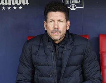 Diego Pablo Simeone en el banquillo del Metropolitano. 