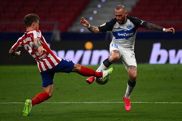 Kieran Trippier y Aleix Vidal.