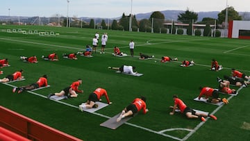 02-03-26. SESIÓN DE ACTIVACIÓN PARA EL SPORTING EN MAREO ANTES DE REANUDAR EL PARTIDO FRENTE AL LEGANÉS.