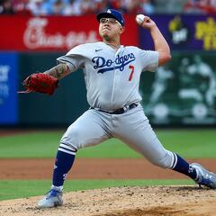 Pitcher mexicano Julio Urías podría volver a lanzar antes de lo esperado