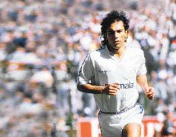 En 1985 llegó al Real Madrid, donde ganó prácticamente todo y rompió todos los récords hasta su salida en 1992.