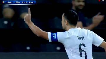 No pierde el toque y mejora con el tiempo: golazo de Xavi en Qatar tras una falta perfecta