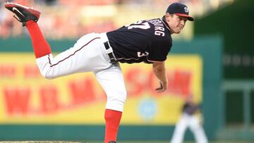 Stephen Strasburg sobrevivi&oacute; a un duro inicio de partido para sumar su d&eacute;cima victoria.