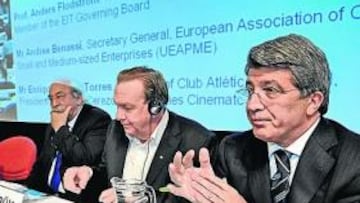 <b>GRAN ESCENARIO. </b>Enrique Cerezo durante su ponencia en el Foro Empresarial de la Unión Europea.