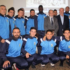 Del Bosque apadrina la vuelta de la centenaria AD Ferroviaria