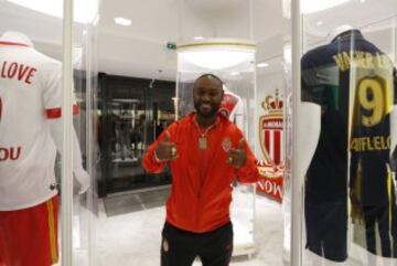 El Mónaco ficho al internacional brasileño Vagner Love procedente del Corinthians.