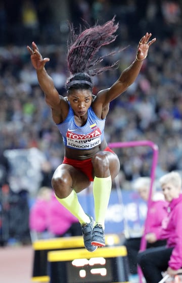 La colombiana Caterine Ibargüen obtuvo la medalla de plata en la final del Salto Triple del Mundial de Atletismo con un registro de 14.89 m, superada por la venezolana Yulimar Rojas quien registró 14.91 m. El podio lo cerró la kazaja Olga Rypakova con 14.77 m.