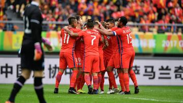 Arturo Vidal celebró a distancia el nuevo título de la Selección