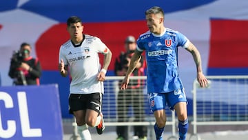 Futbol, Universidad de Chile vs Colo Colo.
Fecha 19, Campeonato Nacional 2024.
El jugador de Universidad de Chile Charles Aranguiz es fotografiado contra Colo Colo durante el partido de primera division disputado en el estadio Nacional en Santiago, Chile.
10/08/2024
Jonnathan Oyarzun/Photosport
Football, Universidad de Chile vs Colo Colo.
19th turn, 2024 National Championship.
Universidad de Chile's player Charles Aranguiz is pictured against Colo Colo during the first division match held at the Nacional stadium in Santiago, Chile.
10/08/2024
Jonnathan Oyarzun/Photosport