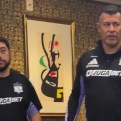 Jorge Almirón se iba de la conferencia de Colo Colo, pero antes sorprendió a todos con este momento: “No llego”