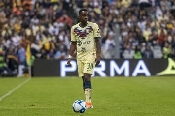 Lista la alineación del América para enfrentar al Querétaro