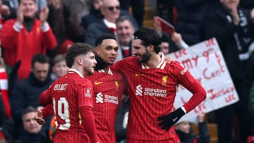 Soccer Football - FA Cup - Third Round - Liverpool v Accrington Stanley - Anfield, Liverpool, Britain - January 11, 2025 Liverpool's Trent Alexander-Arnold celebrates scoring their second goal with Harvey Elliott and Dominik Szoboszlai REUTERS/Phil Noble
