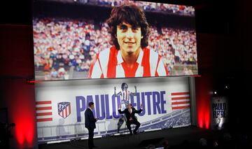 Paulo Futre durante un momento del acto en el 35 aniversario de su llegada al Atlético de Madrid.