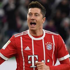 Bayern guarda a James y Lewandowski decide en el 90'