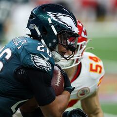 Saquon Barkley rompe récord de todos los tiempos de más yardas en temporada y postemporada