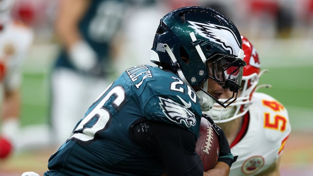 Saquon Barkley rompe récord de todos los tiempos de más yardas en temporada y postemporada