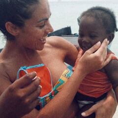 Lara Álvarez estalla tras las críticas a esta fotografía