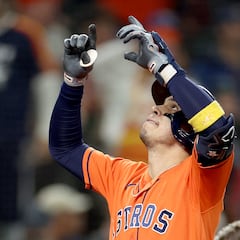 Mauricio Dubón primer hondureño en conectar 10 home runs en una temporada