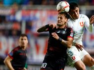 Futbol, Union La Calera vs Universidad de Chile.
Fecha 12, campeonato Nacional 2024.
El jugador de Universidad de Chile Ignacio Tapia, derecha, disputa el balon con Matias Cavalleri de Union La Calera durante el partido de primera division realizado en el estadio Nicolas Chahuan de La Calera, Chile.
13/05/2024
Andres Pina/Photosport
Football, Union La Calera vs Universidad de Chile.
12th round, 2024 National Championship.
Universidad de Chile’s player Ignacio Tapia, right, vies for the ball against Matias Cavalleri of Union La Calera during a first division match at the Nicolas Chahuan stadium in La Calera, Chile.
13/05/2024
Andres Pina/Photosport