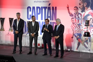 Miguel Angel Gil Marín, Koke, José Luis Martínez Almeida y Enrique Cerezo. 