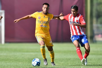 Tigres
Mediocampista
El joven de 21 años sigue en las fuerzas básicas del club Felino, aunque ya tuvo su oportunidad en el primer equipo, disputó medio tiempo en la pasada campaña.
