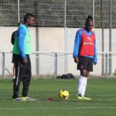 Thievy se ejercita con el grupo y suaviza la polémica