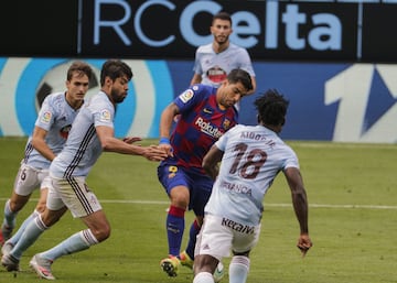 El jugador del Barcelona, Luis Suárez, marca el 1-2 al Celta. 