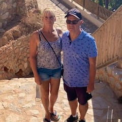 Una pareja británica se muda a España y se queda atónita con la multa de 2.000 euros por hacer esto en la calle: “Nos advirtieron…”