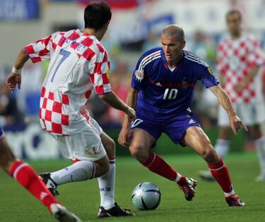 L'?quipe: Platini, el mejor de la historia en las Eurocopas; Xavi 3?, Iniesta 4? y Torres el 7?