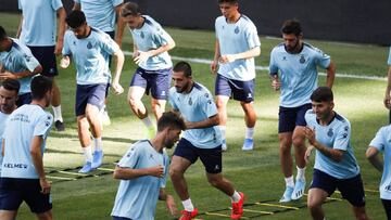 Vargas, Roca y Wu Lei, ante un convulso Sheffield Wednesday