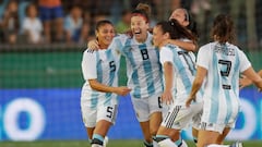 Argentina golea a Panamá y se acerca al Mundial de Francia