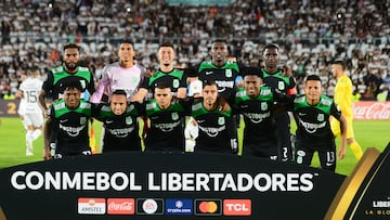 AMDEP3963. ASUNCIÓN (PARAGUAY), 08/06/2023.- Jugadores de Nacional posan hoy, en un partido de fase de grupos de la Copa Libertadores entre Olimpia y Atlético Nacional en el estadio Defensores del Chaco en Asunción (Paraguay). EFE/ Daniel Piris