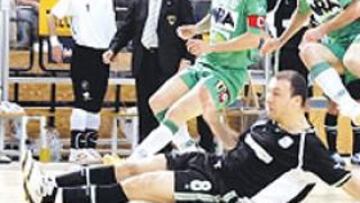 <b>VICTORIA. </b>El Interviú consiguió equilibrar la eliminatoria.