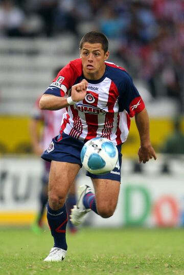 'Chicharito' jugó con Chivas de Guadalajara y Manchester United en 2010.