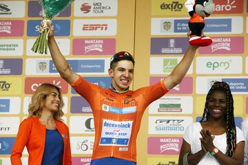 El joven de 22 años nacido en Monetería milita en el Quick Step desde agosto del 2017. Álvaro Hodeg embalador con mucha potencia y que ya sabe lo que es ganar. En su palmarés tiene victorias de etapa en el Tour de L'Avenir, la Vuelta a Cataluña, la Vuelta a Polonia, el Tour Colombia y el Tour de Turquía, entre otras.
