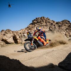 Benavides gana con el cruzado roto y sustituye a Schareina