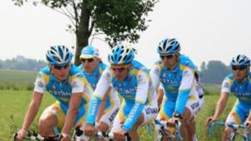 Contador prueba en Rotterdam la nueva bicicleta contrarreloj