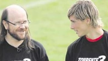 <b>PINITOS. </b>Torrente hizo sus pinitos en Majadahonda e incluso se atrevió a lanzar penaltis.