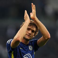 Chelsea's Marcos Alonso, latest Premier League star to stop taking a knee