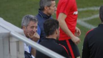 Gil MArín habla con Simeone.