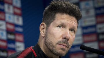 GRA077. MADRID, 21/10/2017.- El entrenador del Atlético de Madrid, el argentino Diego Pablo Simeone, durante la rueda de prensa que ha ofrecido hoy tras el entrenamiento que la plantilla ha realizado en la Ciudad deportiva Wanda, en Majadahonda, para preparar el partido de Liga que disputarán el domingo frente al Celta de Vigo. EFE/Luca Piergiovanni