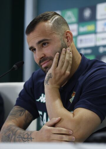 En la presentación, Jesé Rodriguez como nuevo jugador del Real Betis, habló sobre los que puedan tener dudas sobre él, "Que tengan dudas es normal pero compromiso voy a tener hasta el último día para ayudar al equipo y que salgan las cosas bien".