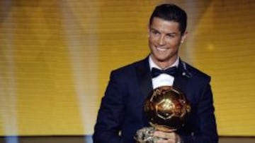 Cristiano, con el Bal&oacute;n de Oro.