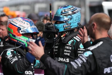 Los pilotos de Mercedes, George Russell y Kimi Antonelli, celebran su doblete en el GP de Australia.