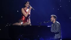 Dua Lipa y Pablo Albor&aacute;n en la Gala de los premios de los 40 Principales en el WiZink Center de Madrid.
 KIKE PARA.