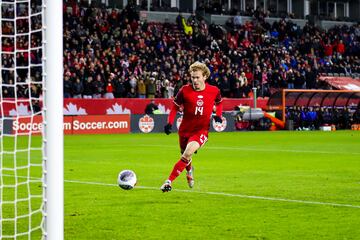 El futbolista canadiense Jacob Shaffelburg en un partido de la Selección de Canadá en el BMO Field de Toronto.