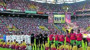 <b>CANDIDATURA IBÉRICA. </b>Las selecciones de España y de Portugal en la Eurocopa de 2004.
