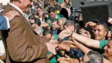 <b>LOPERA, EN BRENES. </b>3.000 personas acudieron en esta localidad sevillana a la inauguración de la Glorieta del Centenario. Un éxito.
