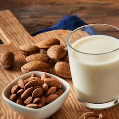 ¿Leche de almendras o de soya? Profeco analiza cuál es la más saludable